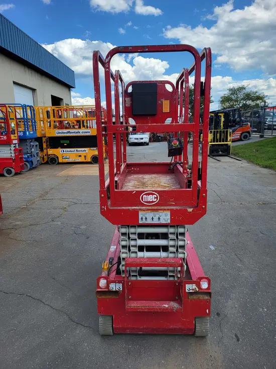 2018 MEC MICRO 19 Scissor Lift