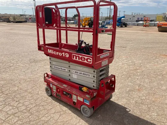 2018 MEC MICRO 19 Scissor Lift