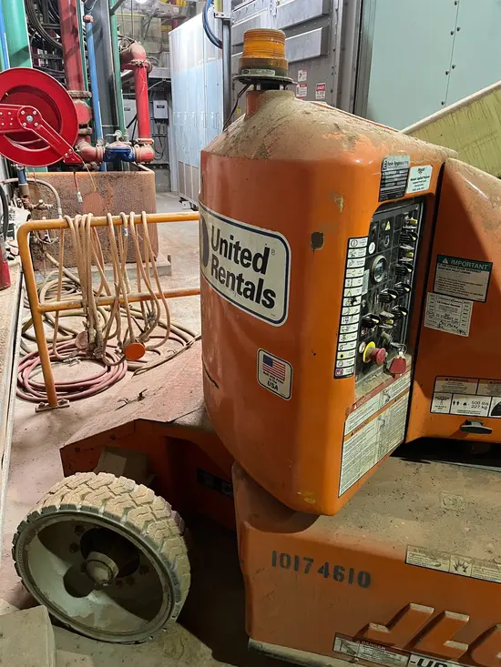 2013 JLG E400AJPN Articulating Boom Lift