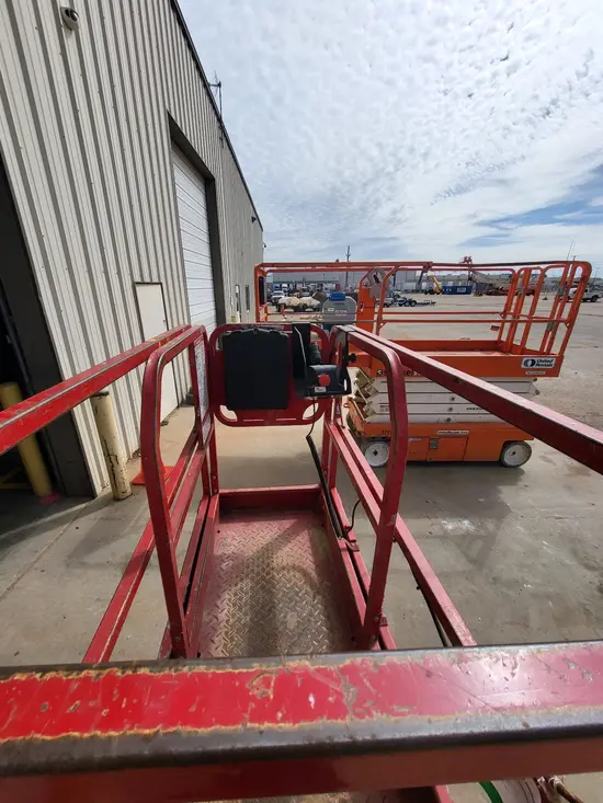 2018 MEC MICRO 19 Scissor Lift