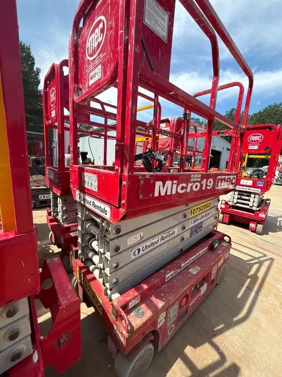 2018 MEC MICRO 19 Scissor Lift