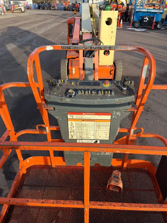 2015 JLG E450AJ Articulating Boom Lift