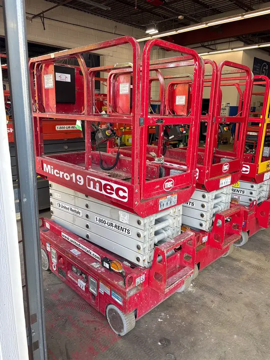 2018 MEC MICRO 19 Scissor Lift