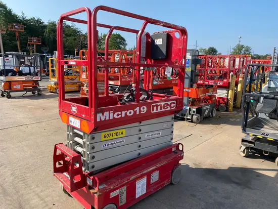 2018 MEC MICRO 19 Scissor Lift
