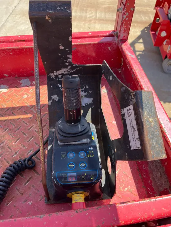 2019 MEC MICRO 19 Scissor Lift