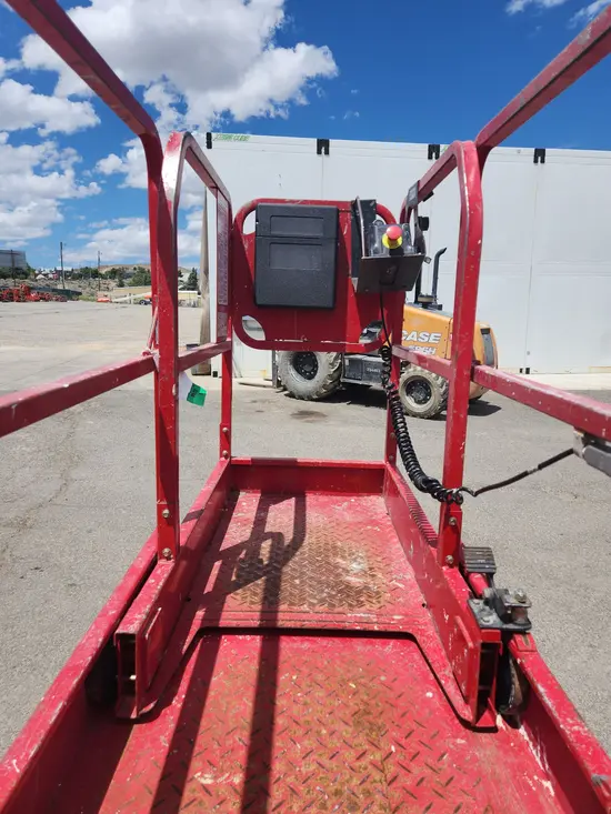 2018 MEC MICRO 19 Scissor Lift