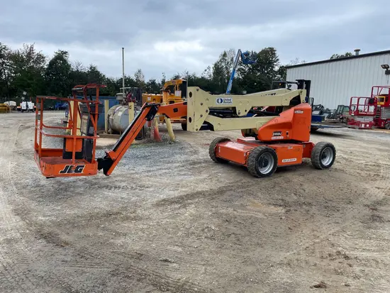 2016 JLG E450AJ Articulating Boom Lift