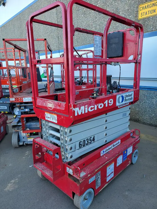 2018 MEC MICRO 19 Scissor Lift