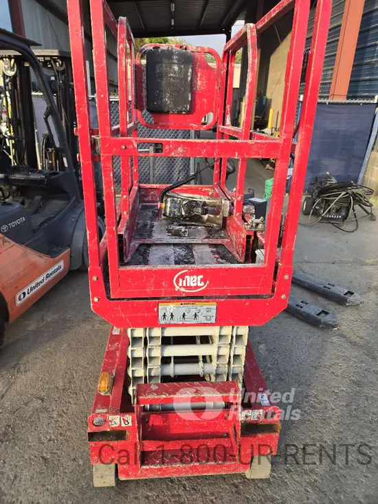 2017 MEC MICRO 19 Scissor Lift