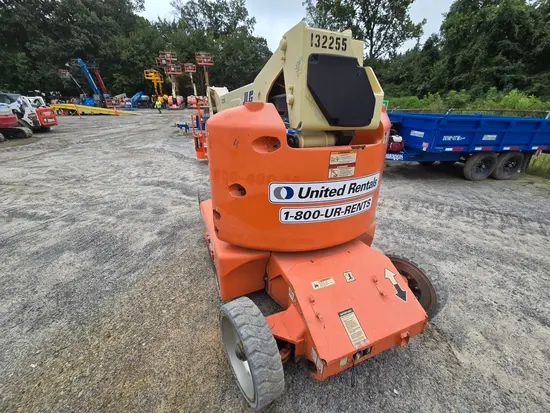 2013 JLG E400AJPN Articulating Boom Lift