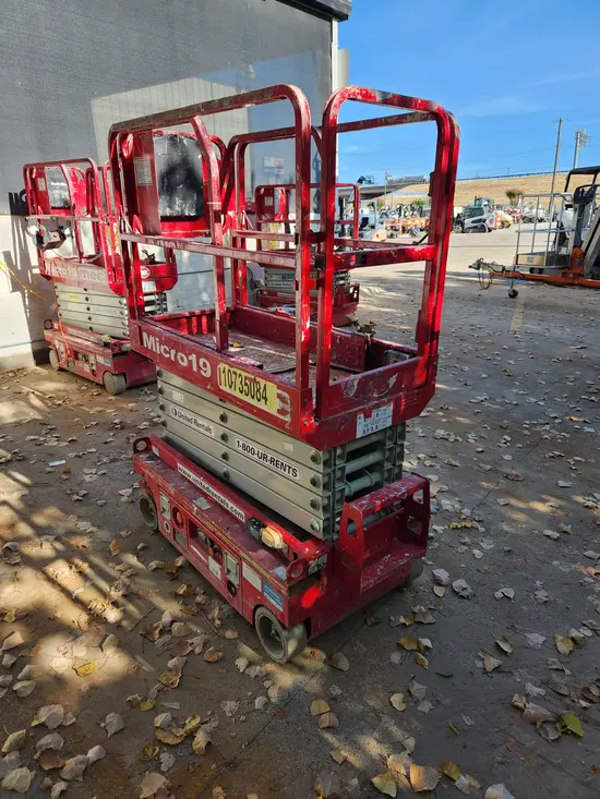 2018 MEC MICRO 19 Scissor Lift