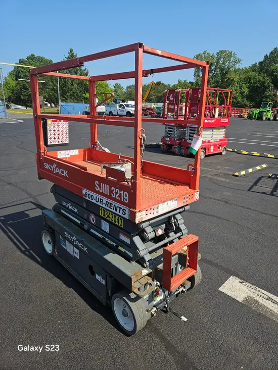 2018 Skyjack SJIII3219 Scissor Lift