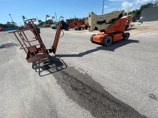 2017 JLG E400AJPN Articulating Boom Lift