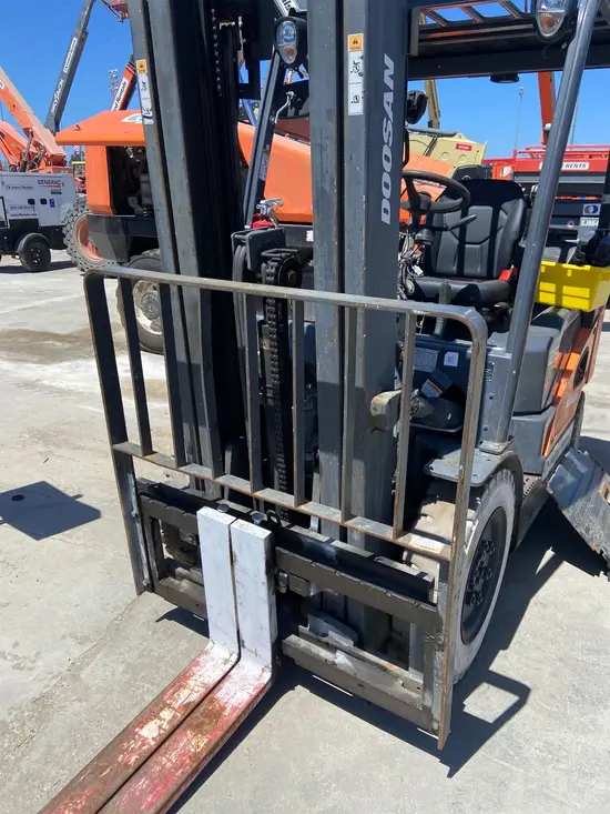 2019 Doosan G25P-7DF Warehouse Forklift