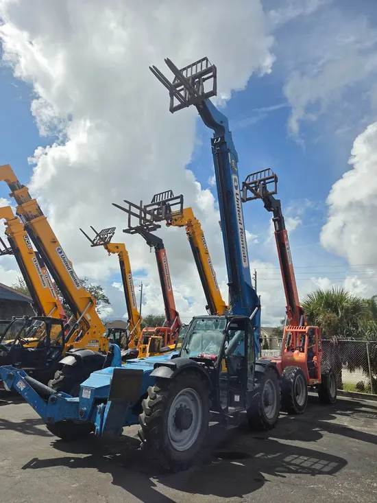 2017 Genie GTH-1056 Forklift