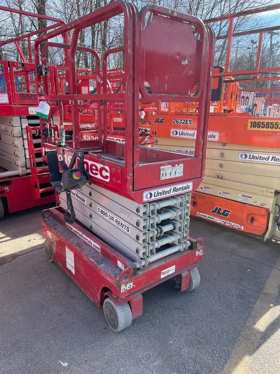 2018 MEC MICRO 19 Scissor Lift
