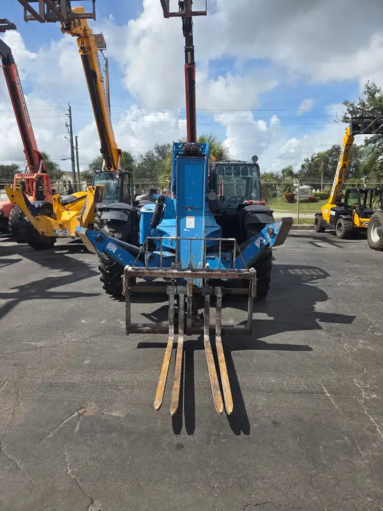 2017 Genie GTH-1056 Forklift