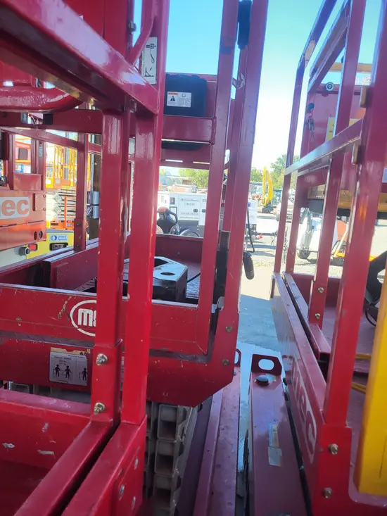 2019 MEC MICRO 19 Scissor Lift