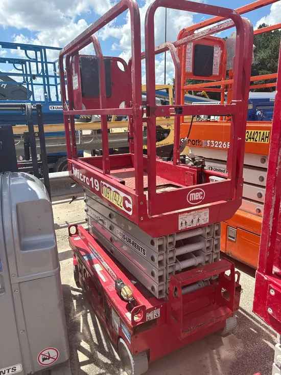 2019 MEC MICRO 19 Scissor Lift