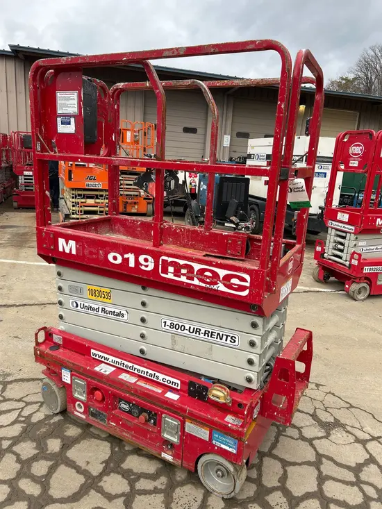 2018 MEC MICRO 19 Scissor Lift