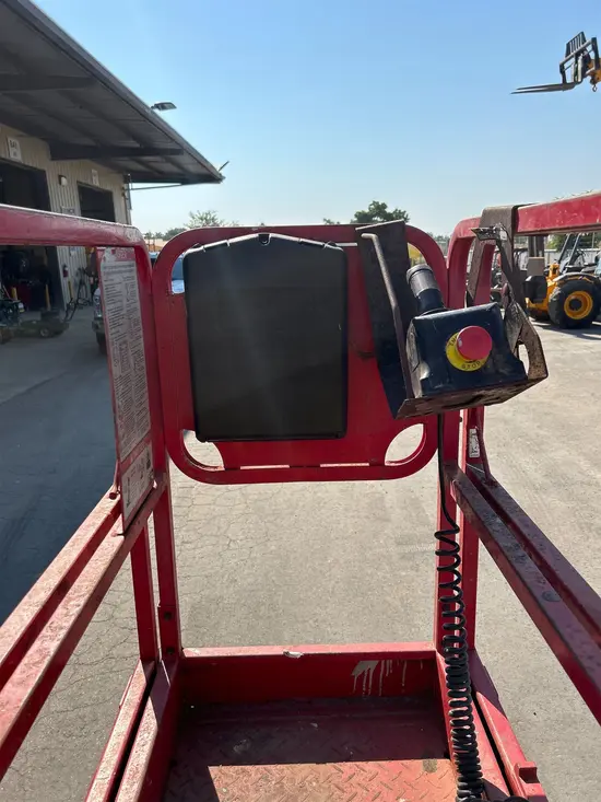 2018 MEC MICRO 19 Scissor Lift