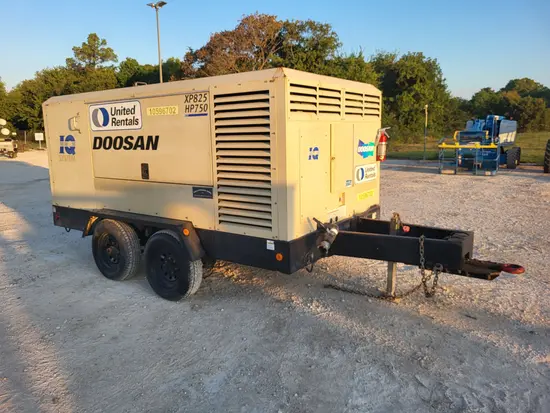2017 Doosan XP825/HP750WCU Air Compressor