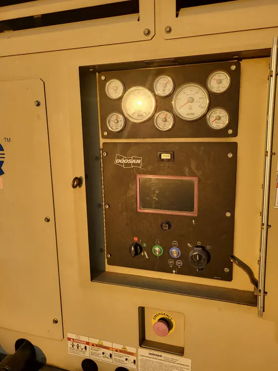 2017 Doosan XP825/HP750WCU Air Compressor