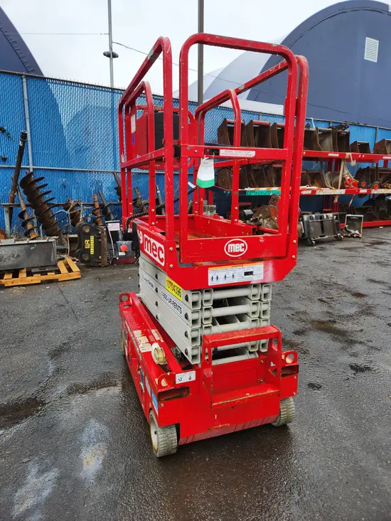 2017 MEC MICRO 19 Scissor Lift
