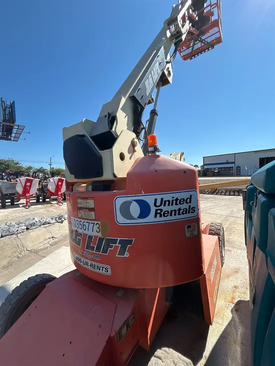 2015 JLG E400AJPN Articulating Boom Lift