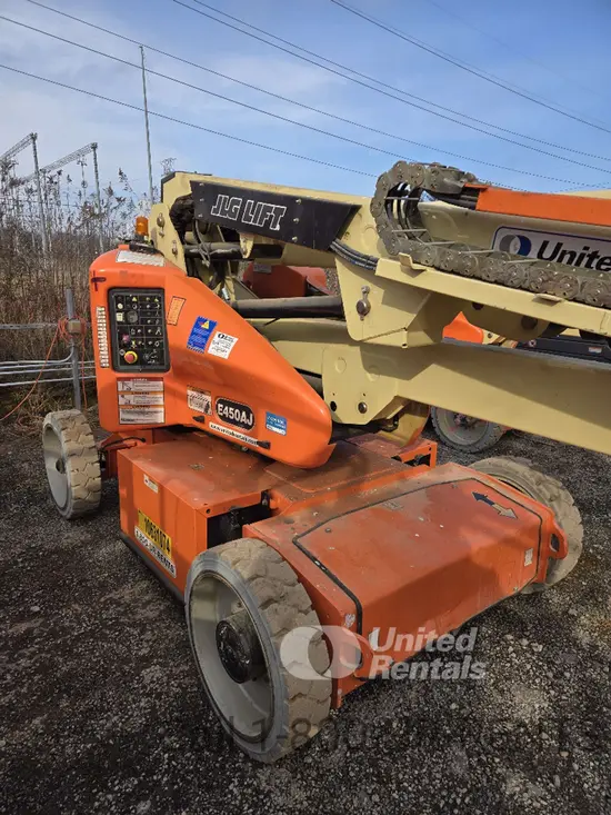 2017 JLG E450AJ Articulating Boom Lift