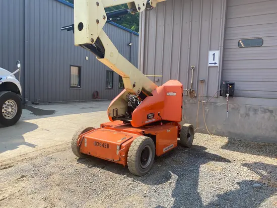 2015 JLG E400AJPN Articulating Boom Lift