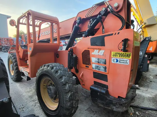 2017 SKYTRAK 6042 Forklift