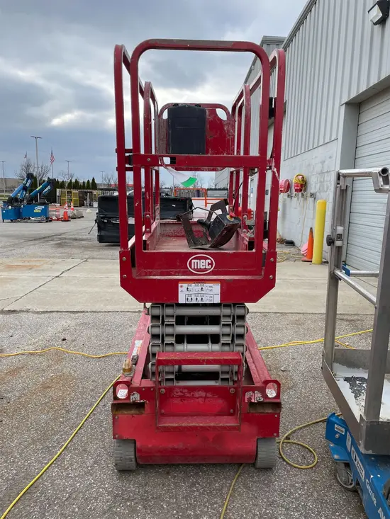 2019 MEC MICRO 19 Scissor Lift
