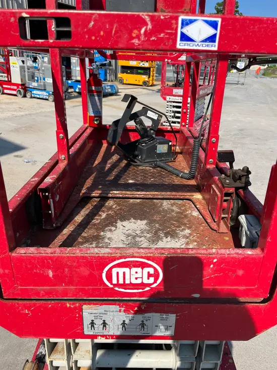 2018 MEC MICRO 19 Scissor Lift