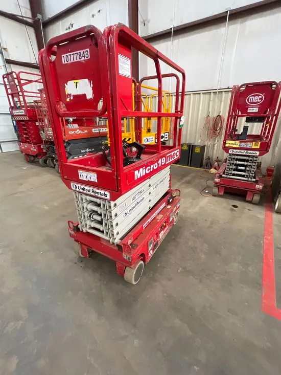 2018 MEC MICRO 19 Scissor Lift