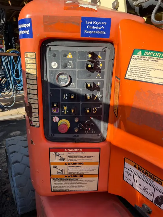 2013 JLG E450AJ Articulating Boom Lift