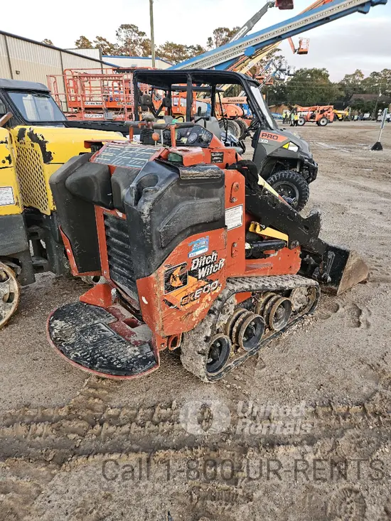 2020 Ditch Witch SK600 Track Loader