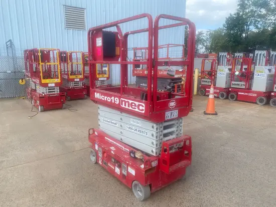 2018 MEC MICRO 19 Scissor Lift