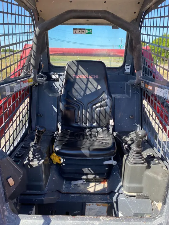 2017 Takeuchi TL10V2-R Track Loader