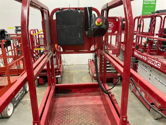 2018 MEC MICRO 19 Scissor Lift