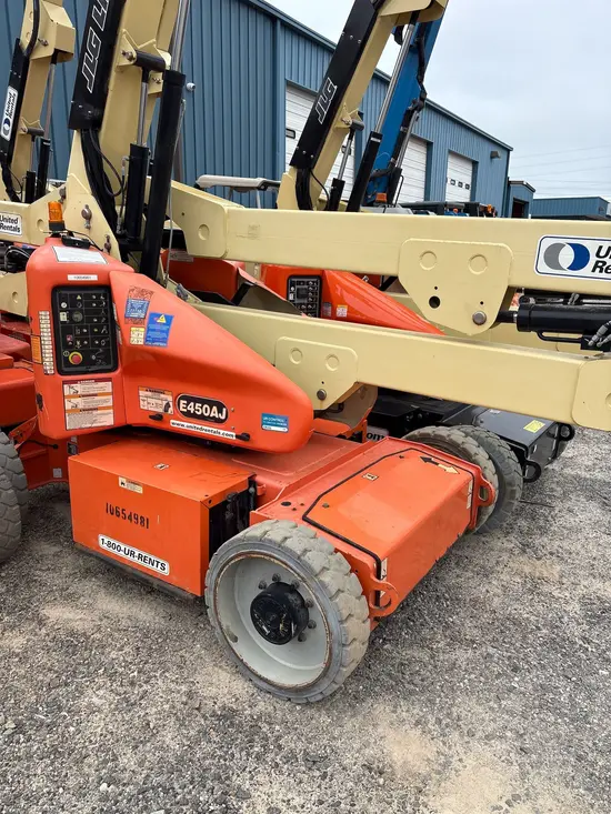 2017 JLG E450AJ Articulating Boom Lift