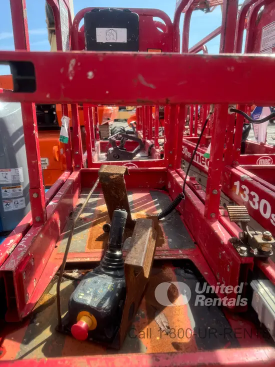 2017 MEC 1330SE Scissor Lift