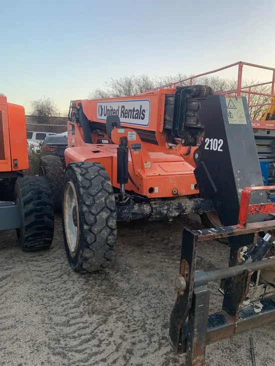 2017 SKYTRAK 8042 Forklift