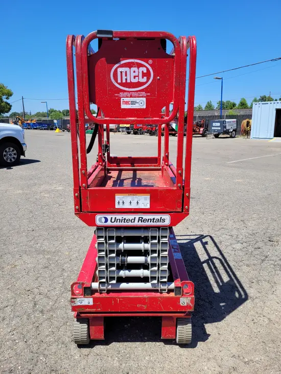 2018 MEC MICRO 19 Scissor Lift