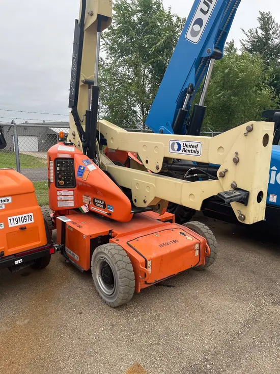 2016 JLG E400AJPN Articulating Boom Lift