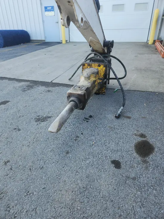 2016 Atlas Copco SB 452 Attachment