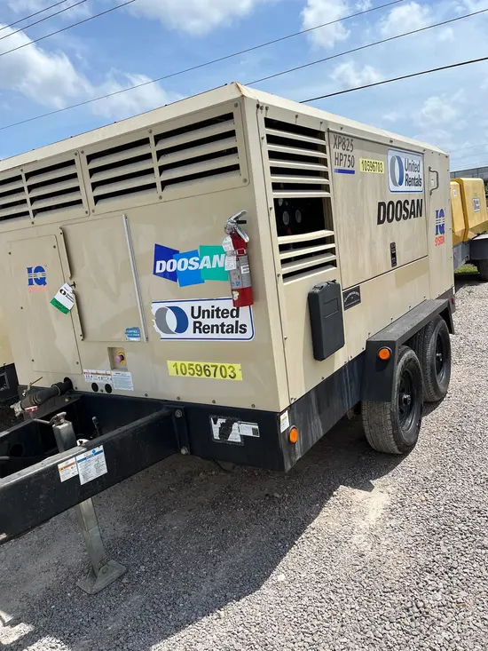 2017 Doosan XP825/HP750WCU Air Compressor
