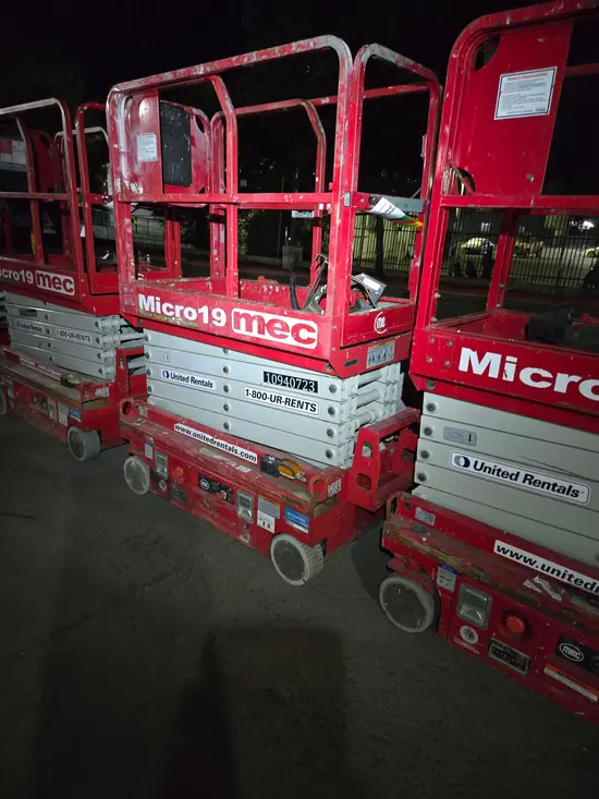 2019 MEC MICRO 19 Scissor Lift