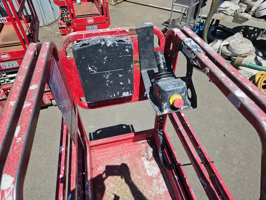 2018 MEC MICRO 19 Scissor Lift