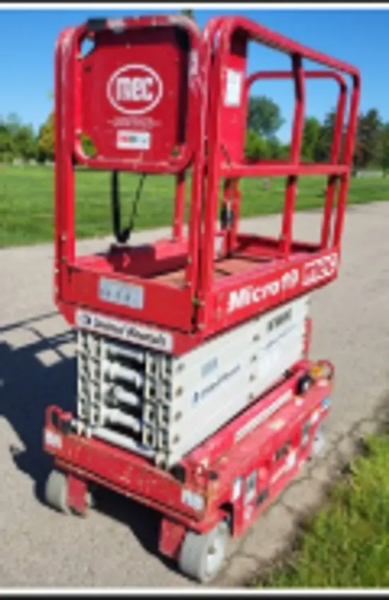 2018 MEC MICRO 19 Scissor Lift